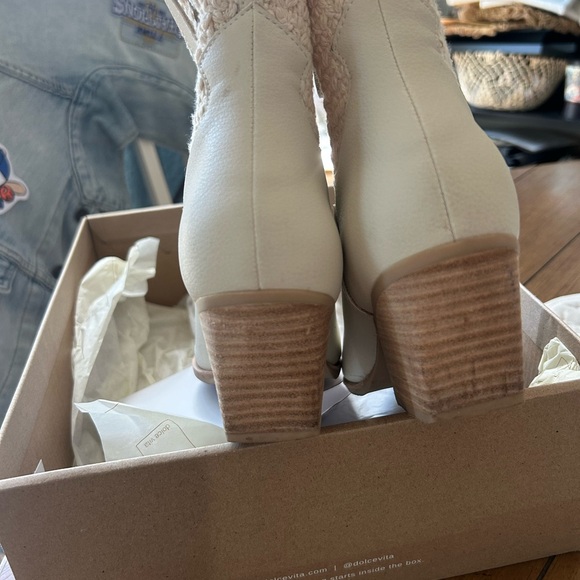 Dolce Vita Lagos Cream Western Bootie 6.5 - Picture 10 of 14